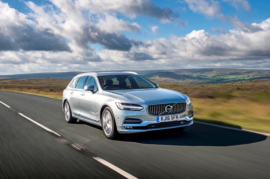  Volvo V90 D4 Inscription 2016 года  (UK) (фото 12 из 30)